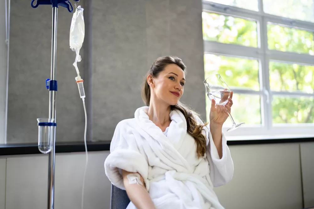 Read more about the article How IV Therapy Helps You to Lose Weight